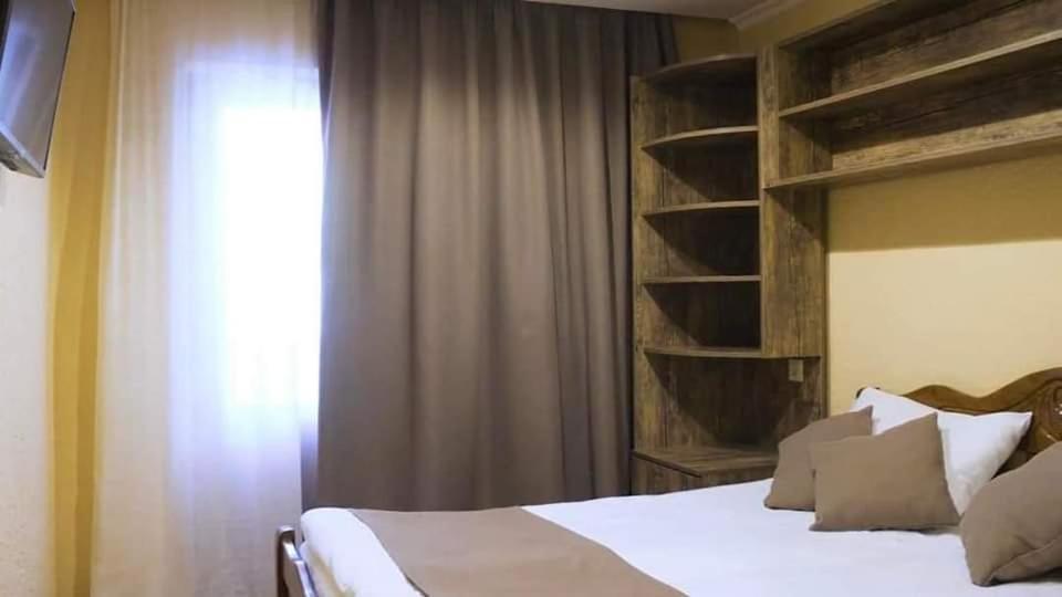 Hotel Iveria アバストゥマニ エクステリア 写真