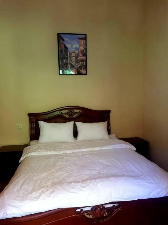 Hotel Iveria アバストゥマニ エクステリア 写真